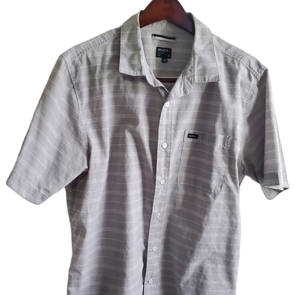 Men's RVCA Short Sleeve Button Down Shirt w/ Pocket Large